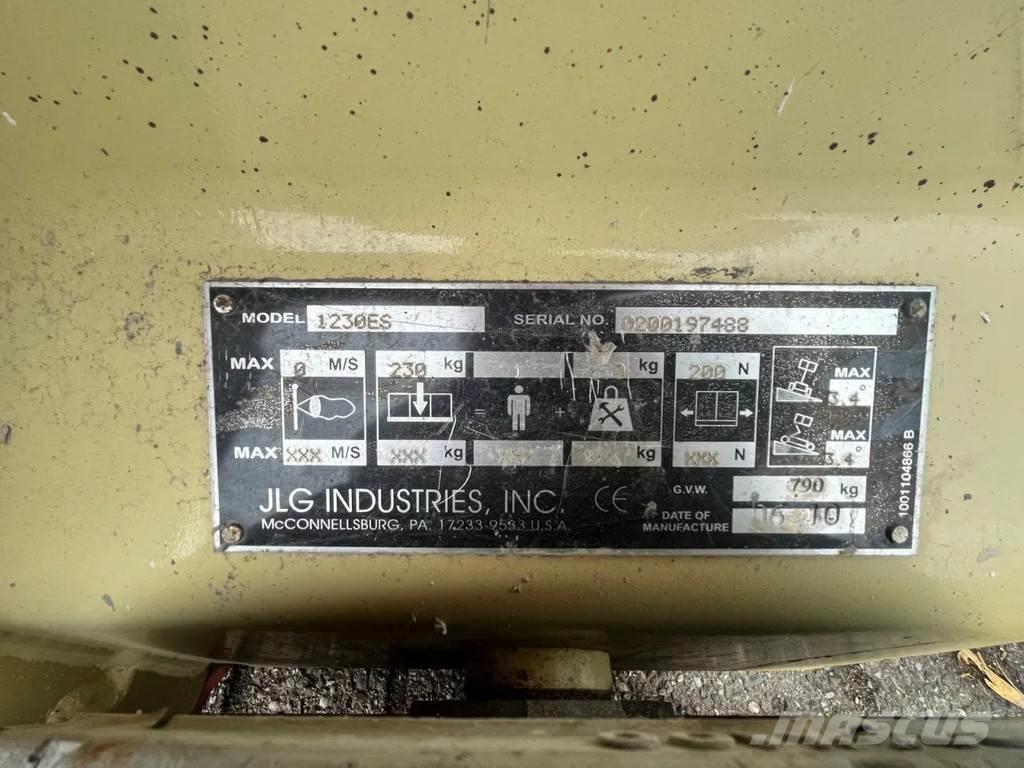 JLG 1230ES Teleskoop poomtõstukid