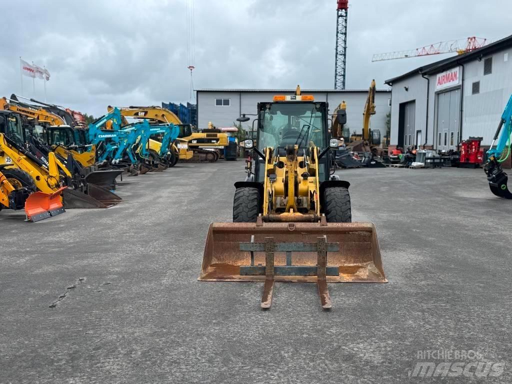 CAT 906 H Rataslaadurid