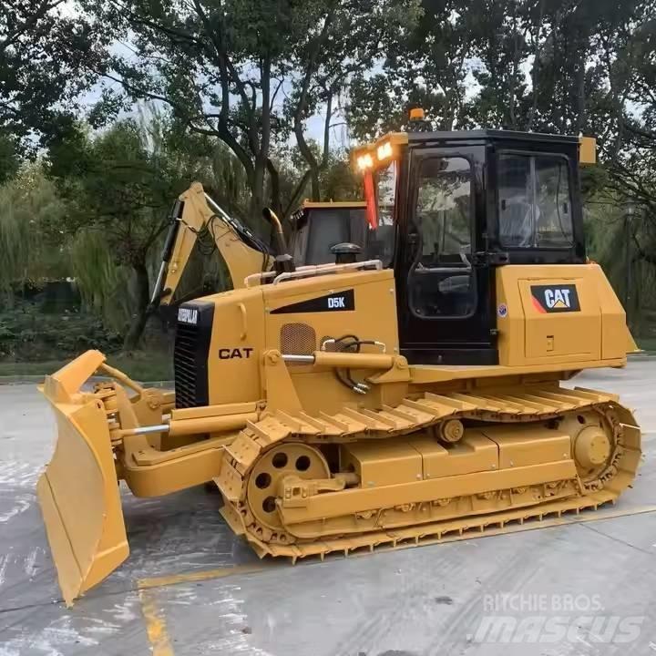 CAT D 5 K Buldooserid