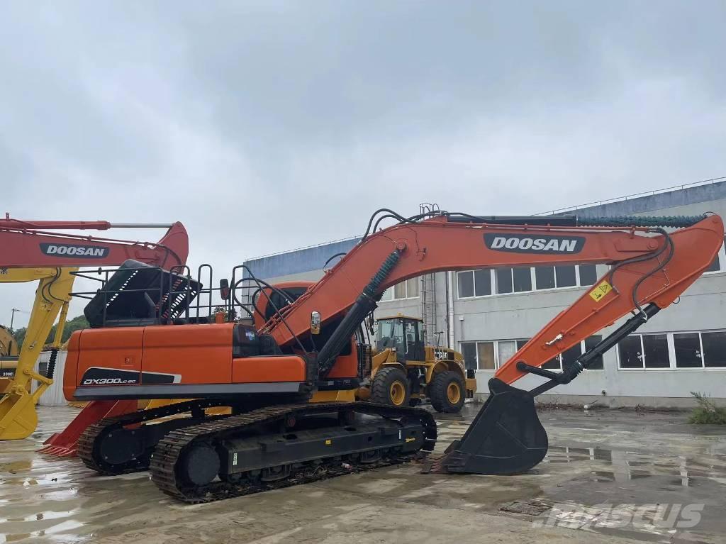 Doosan DX 300 LC Roomikekskavaatorid