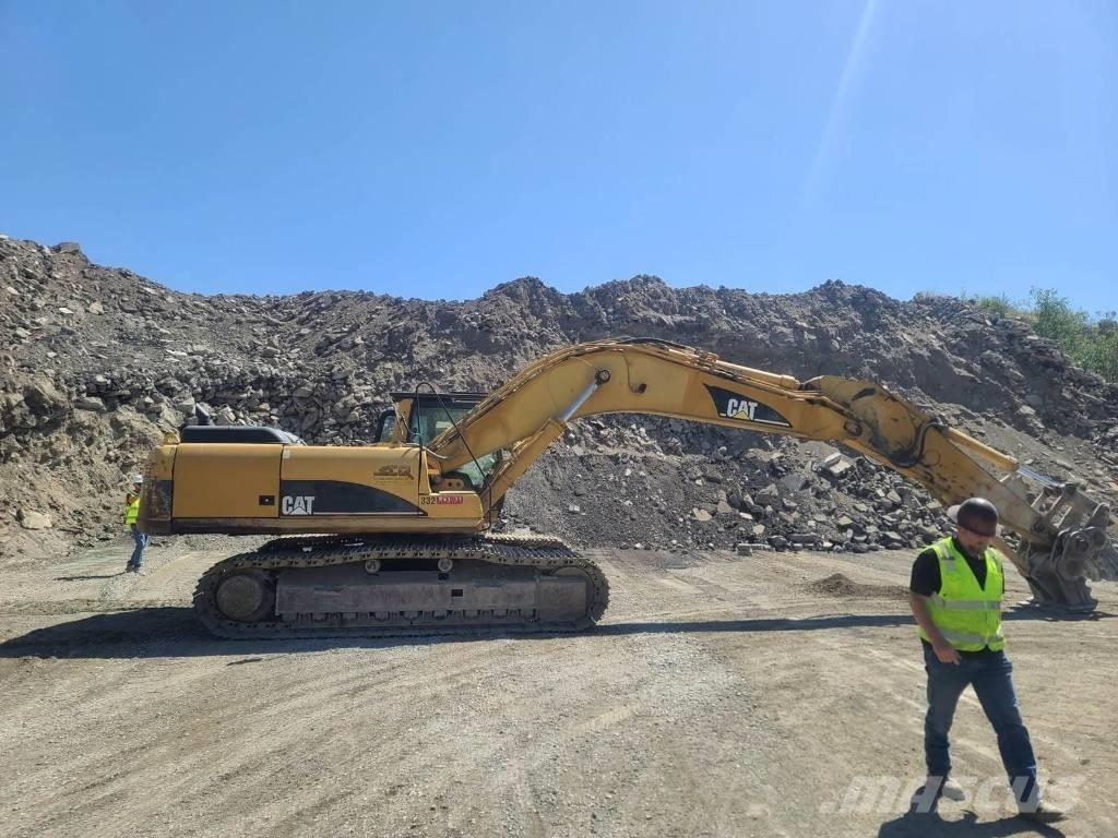 CAT 330 CL Roomikekskavaatorid