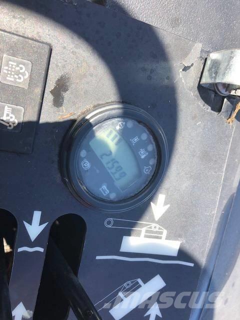 Jacobsen R311T Murutraktorid