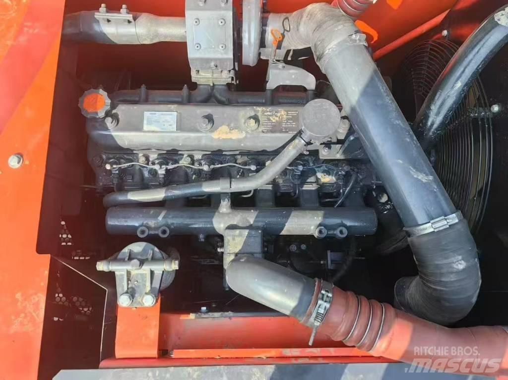 Doosan DX 225 LC Roomikekskavaatorid