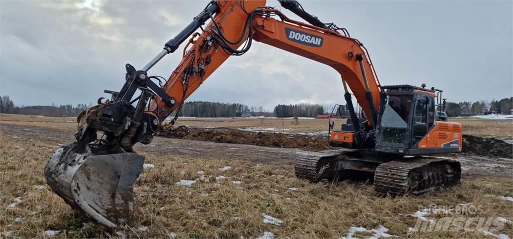 Doosan DX300 LC-5 Roomikekskavaatorid