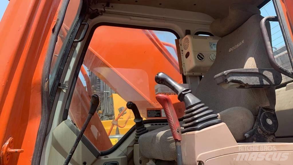 Doosan DH 300 LC-7 Roomikekskavaatorid
