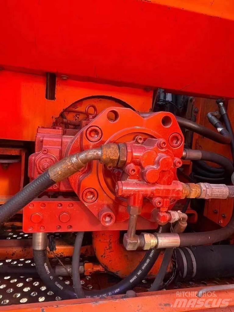 Doosan DH 300 LC-7 Roomikekskavaatorid