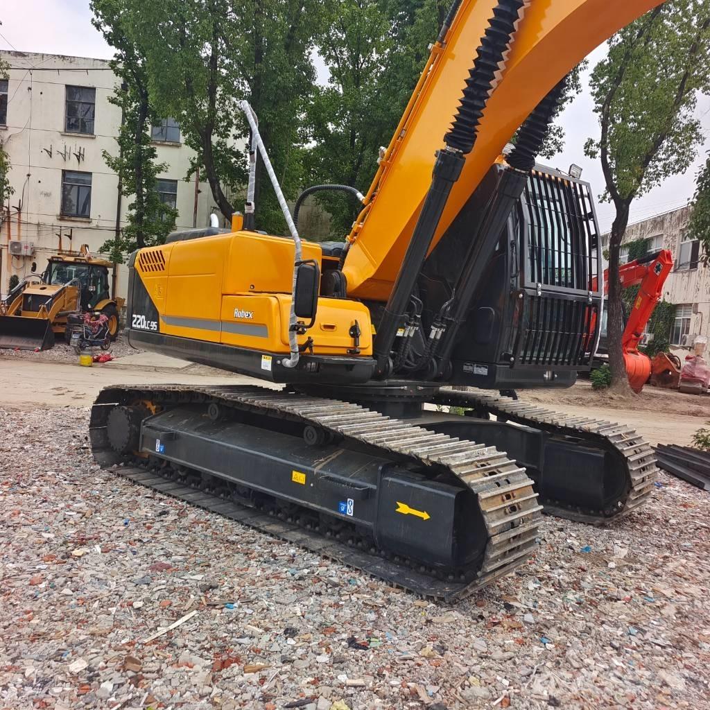 Hyundai 220LC-9T Roomikekskavaatorid