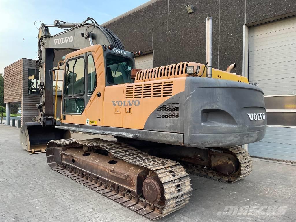 Volvo EC240B Roomikekskavaatorid