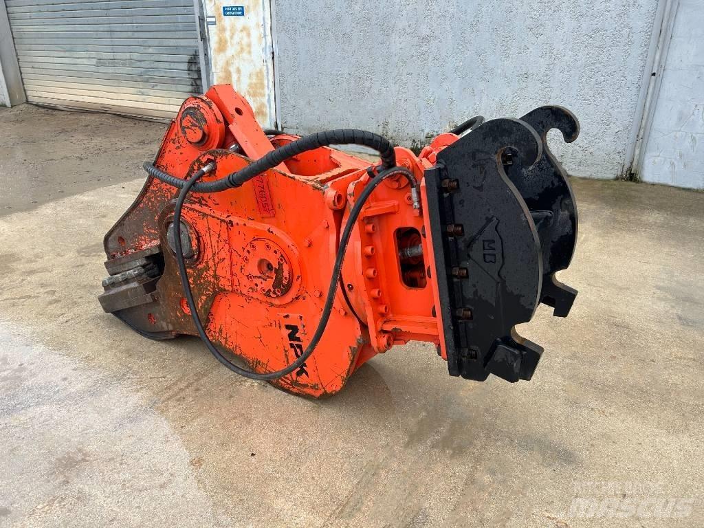 NPK V 160 R Betoonipurustuskäärid