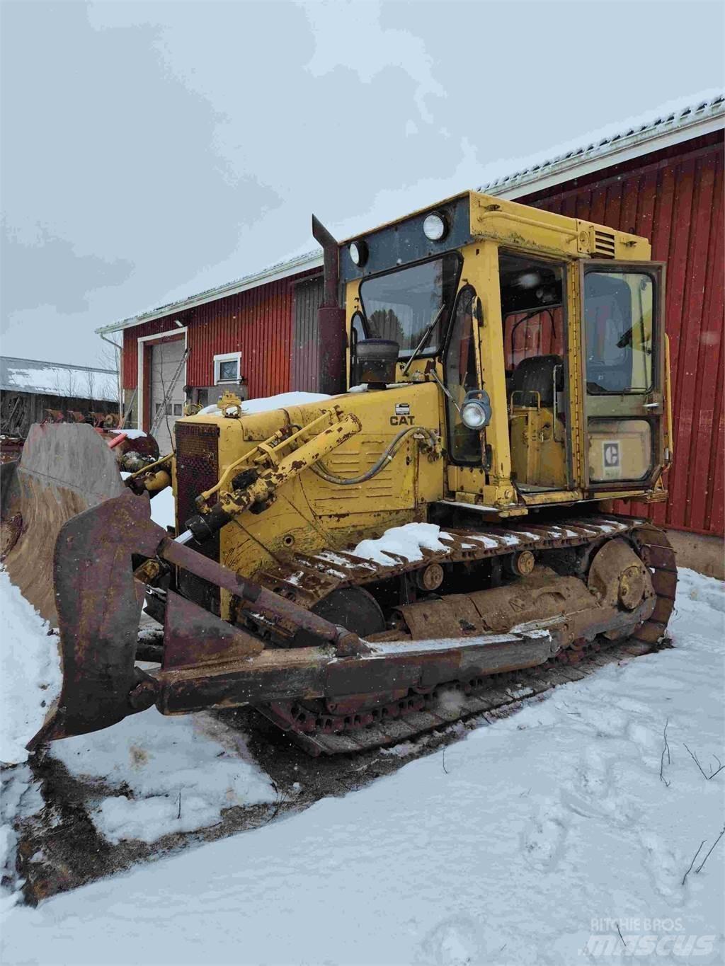 CAT D4E Buldooserid