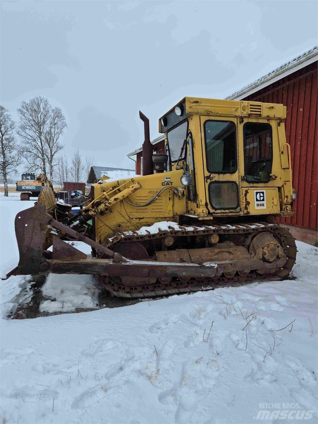 CAT D4E Buldooserid