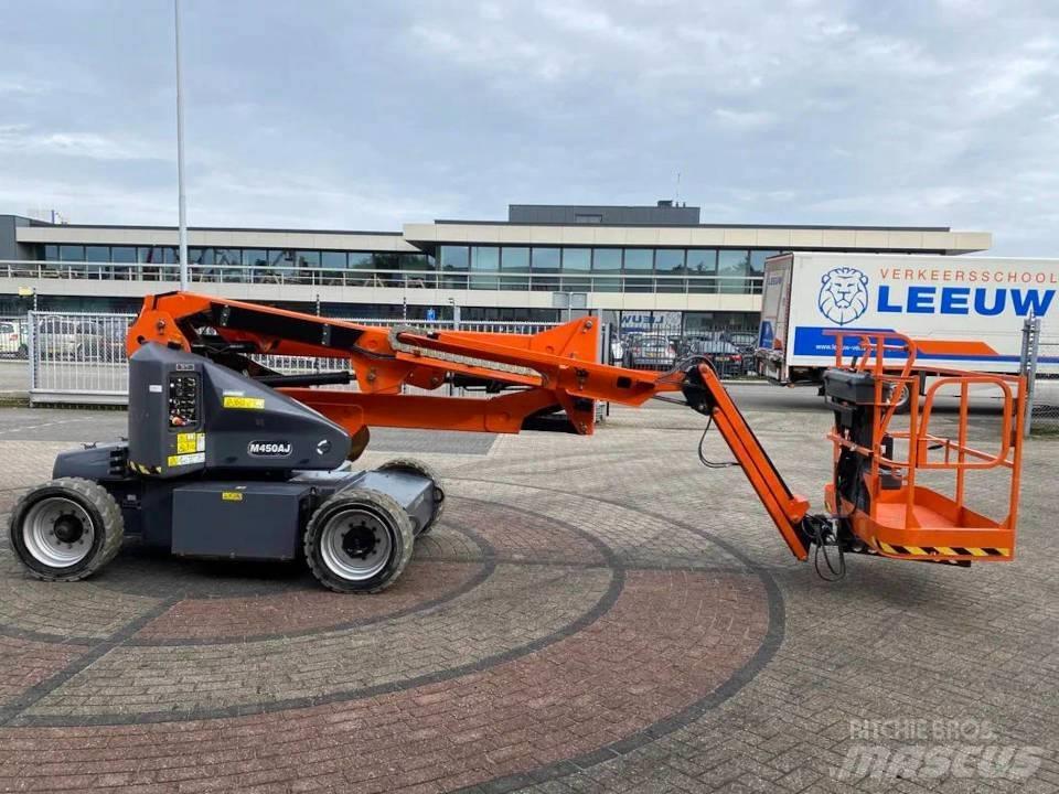 JLG M 450 AJ Iseliikuvad poomtõstukid