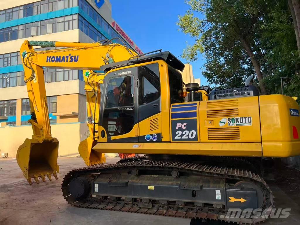 Komatsu PC 220-8 Roomikekskavaatorid