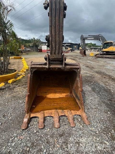 Volvo EC 220 D Roomikekskavaatorid