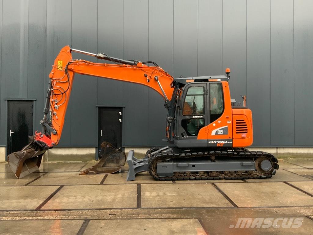 Doosan DX 140 LCR Roomikekskavaatorid