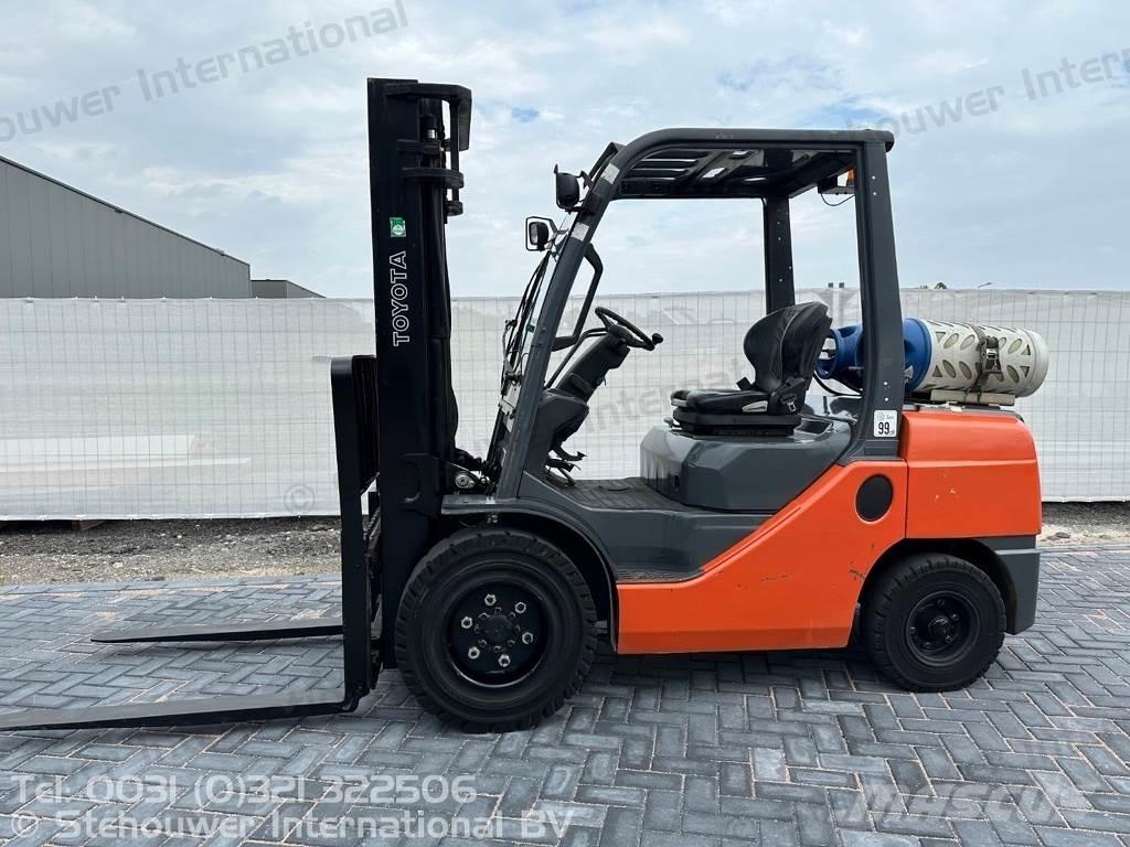 Toyota 02-8FGJF35 Gaasitõstukid