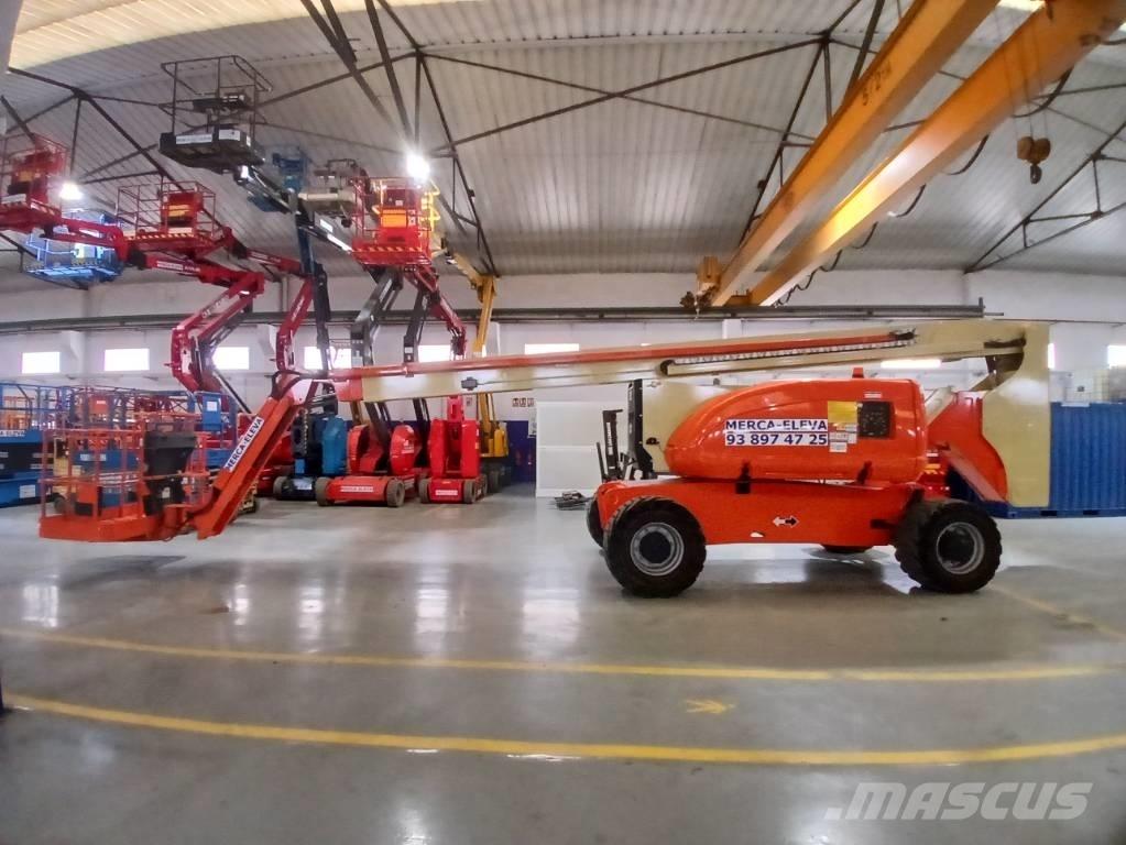 JLG 800 AJ Iseliikuvad poomtõstukid