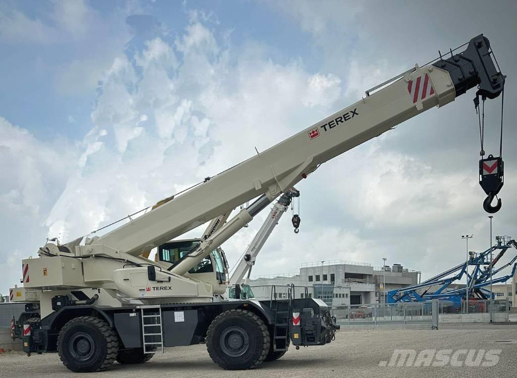 Terex Quadstar 1075 Raske maastiku tõstukid