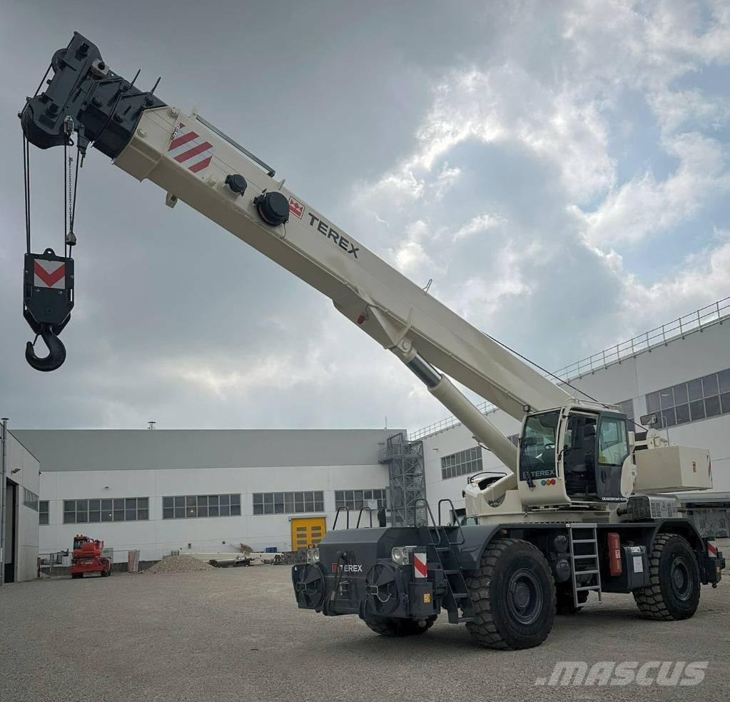 Terex Quadstar 1075 Raske maastiku tõstukid