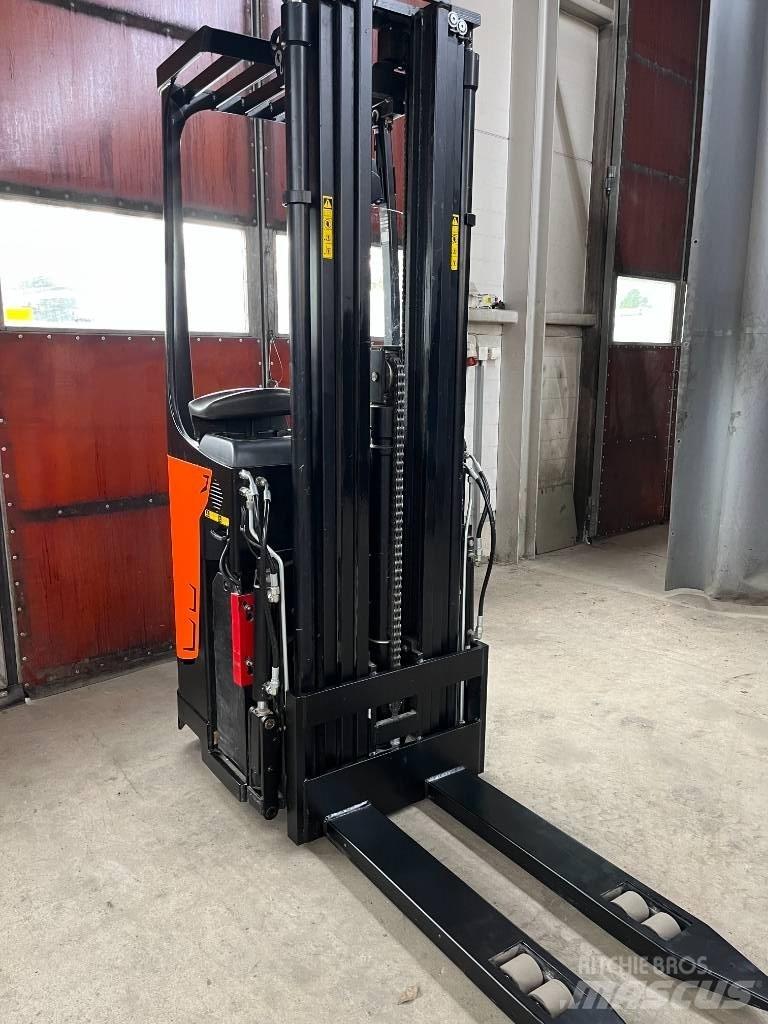 Rocla SST 16 AC Platvormiga virnastajad