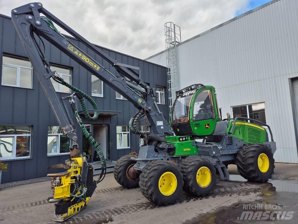 John Deere 1070 G Harvesterid