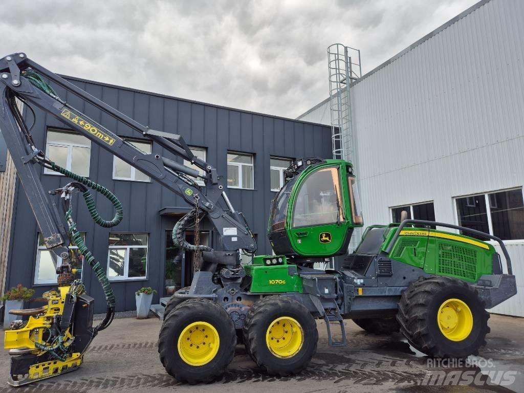 John Deere 1070 G Harvesterid