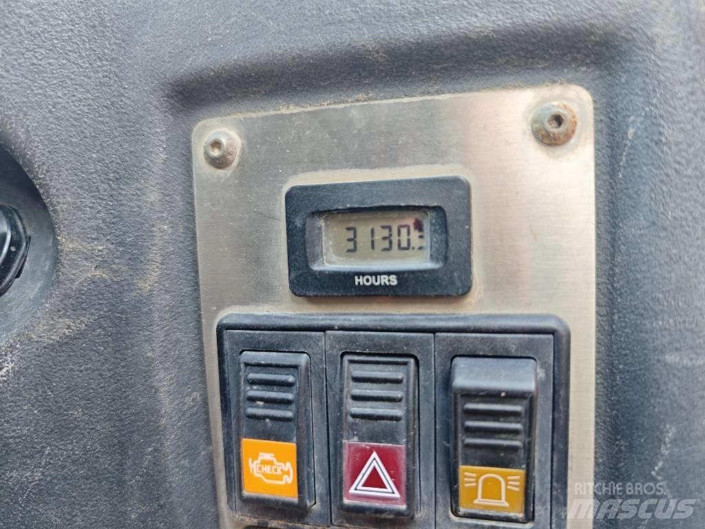 Ausa D 600 APG Väikekallurid