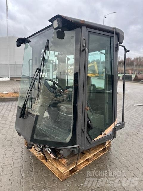 CASE 721 F USED CAB Kabiinid