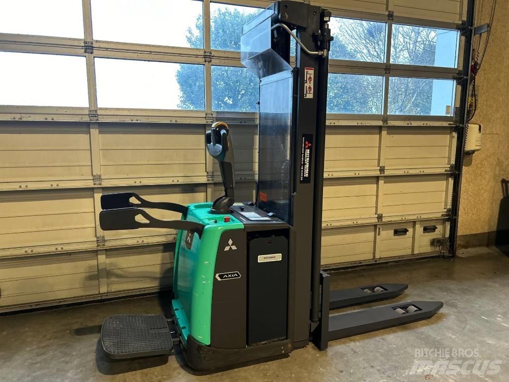 Mitsubishi SBV 16 P Platvormiga virnastajad