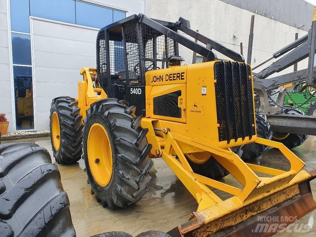 John Deere 540 D Väljaveotraktorid