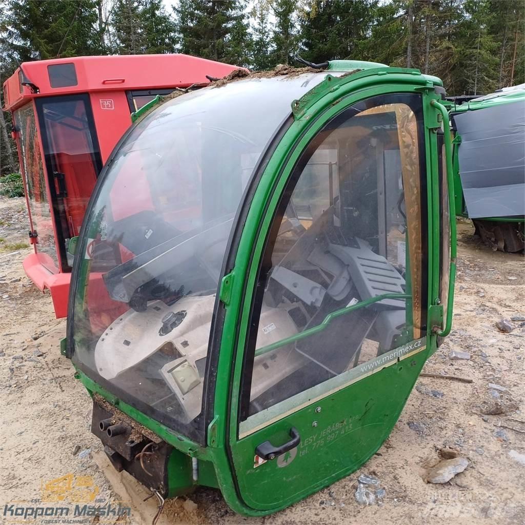John Deere 1270e Kabiinid