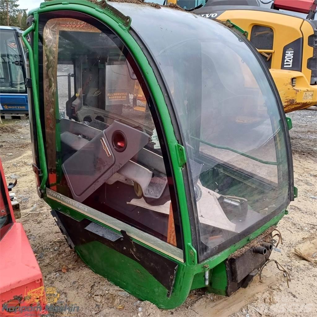 John Deere 1270e Kabiinid
