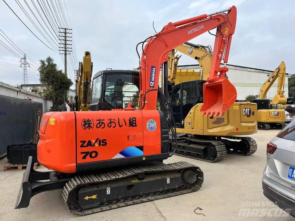 Hitachi ZX 70 Väikeekskavaatorid 7t-12t