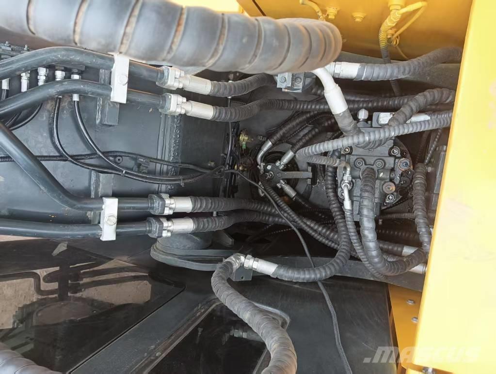 Hyundai 220 LC-9T Roomikekskavaatorid