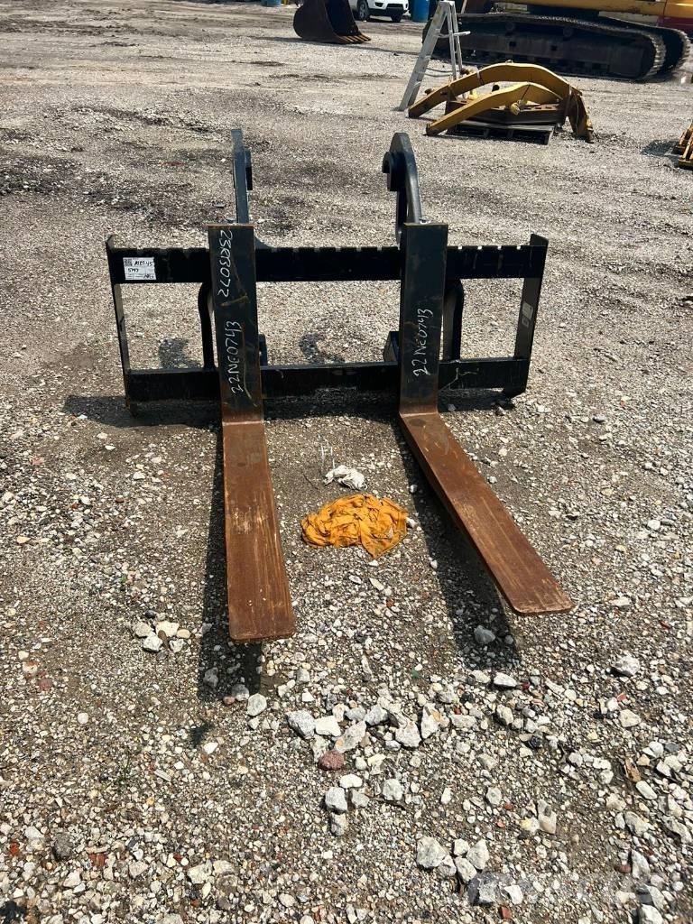 CAT Forks Rataslaadurid