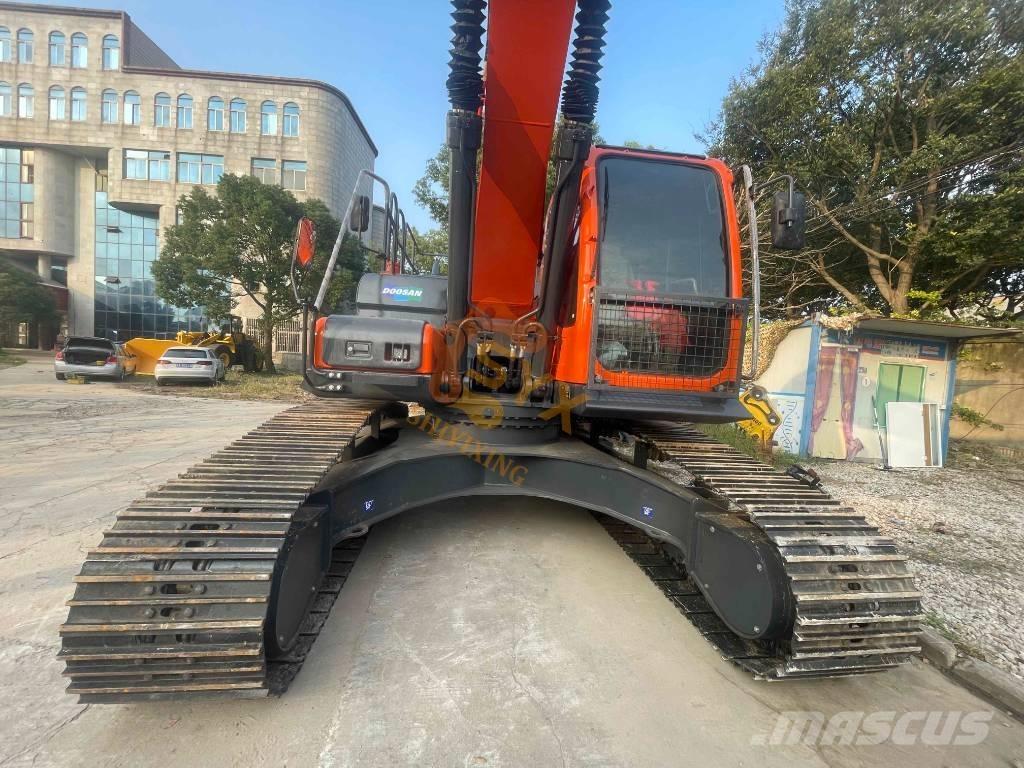 Doosan 300LC Roomikekskavaatorid