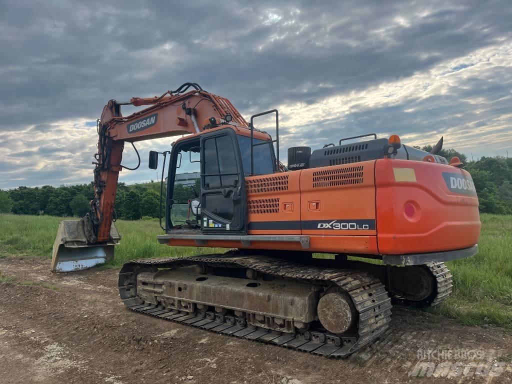 Doosan DX 300 LC Roomikekskavaatorid