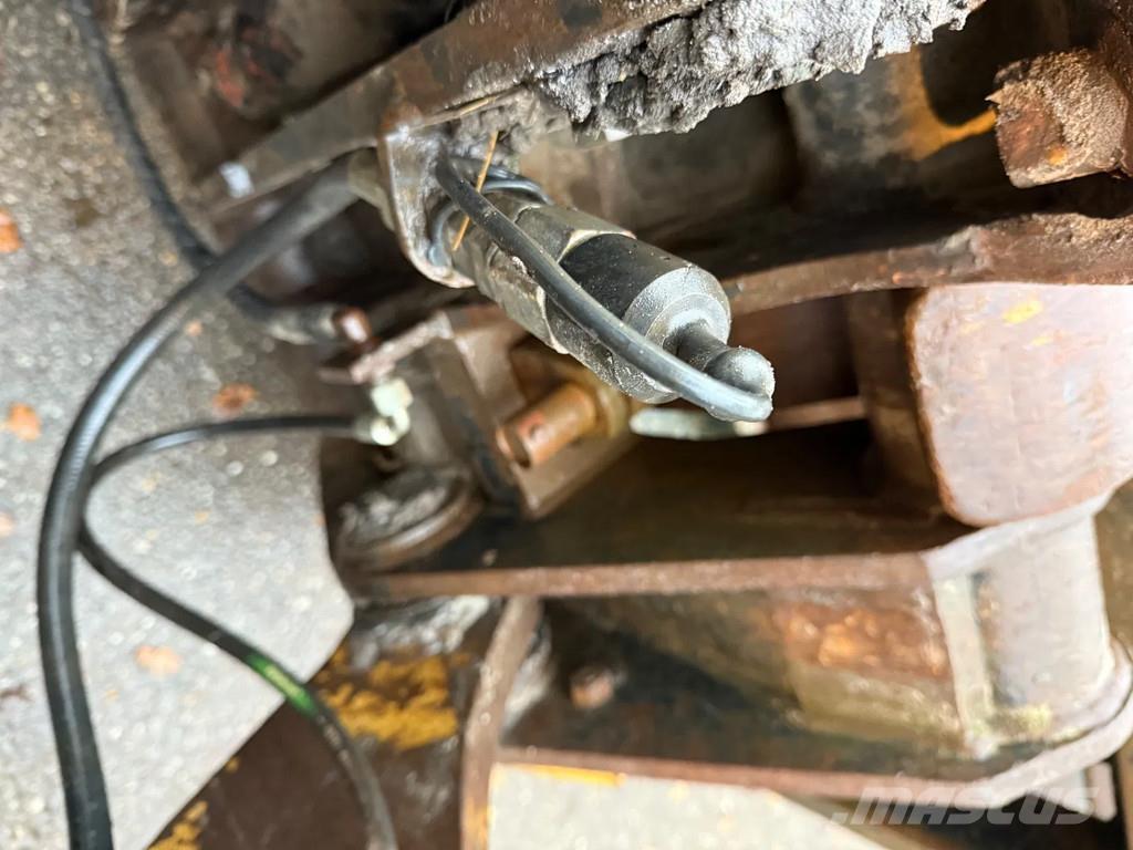 CAT 928F Rataslaadurid