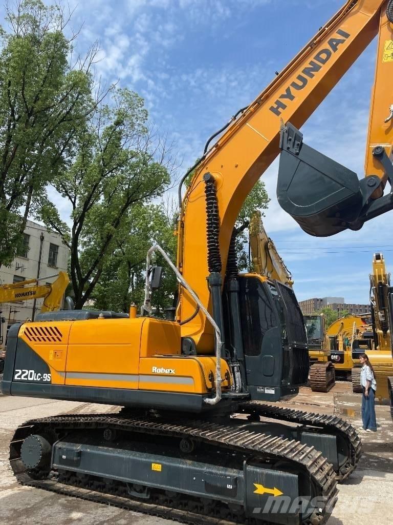 Hyundai 220LC-9S Roomikekskavaatorid