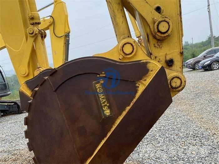 Komatsu PC450-8 Roomikekskavaatorid