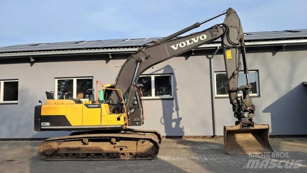 Volvo EC 220 DL Roomikekskavaatorid