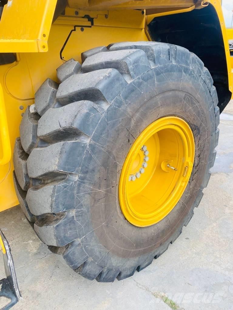 CAT 926m Rataslaadurid
