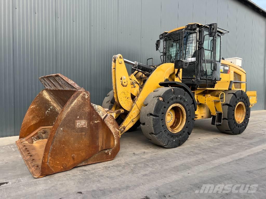 CAT 930M Rataslaadurid