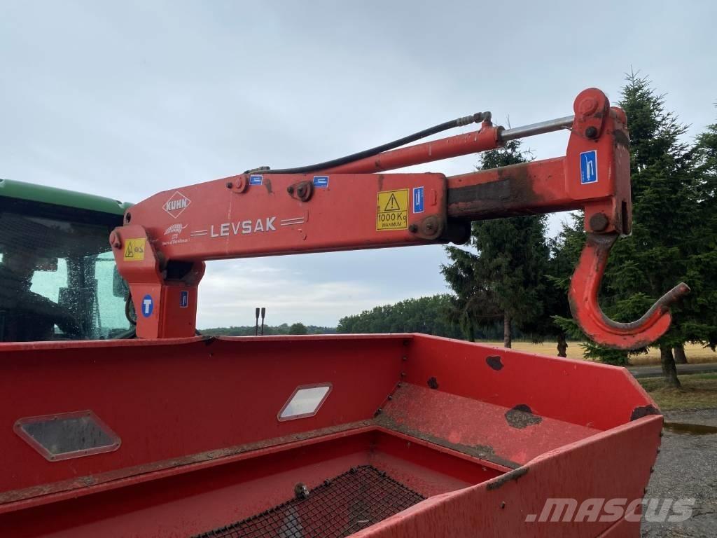 Kuhn M863 Mineraalväetise laoturid