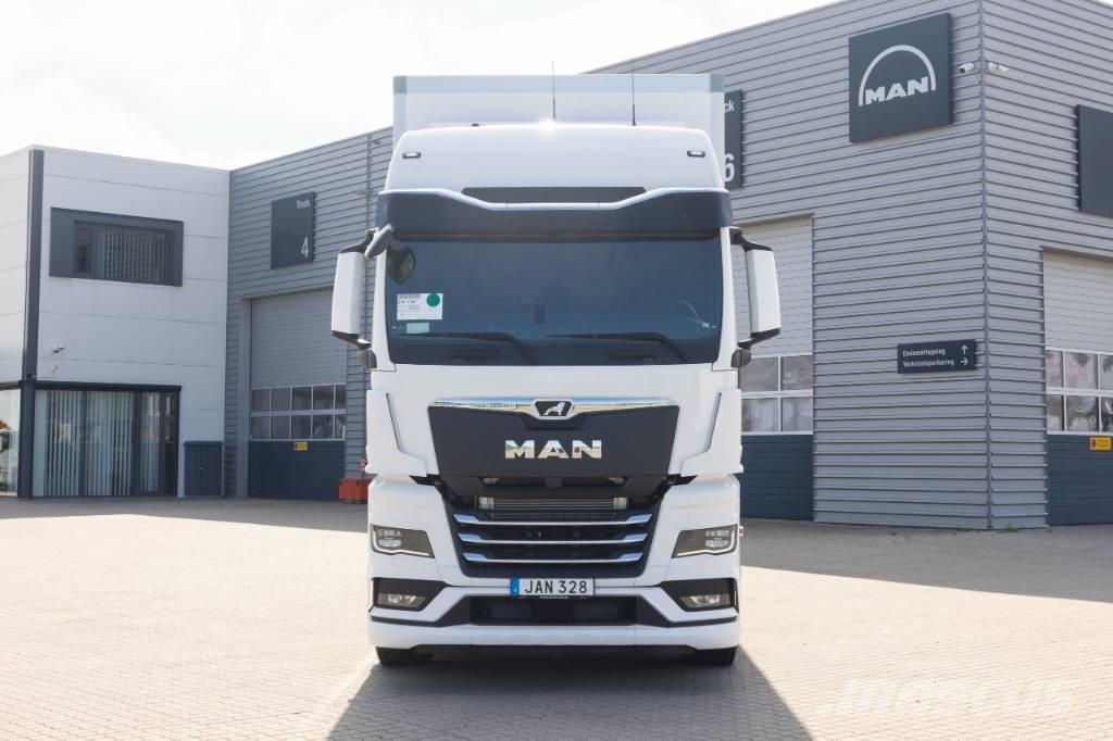 MAN TGX 26.520 6x2-4 Furgoonautod