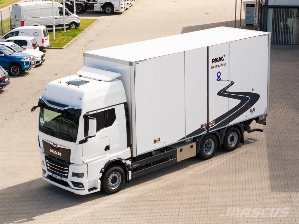 MAN TGX 26.520 6x2-4 Furgoonautod