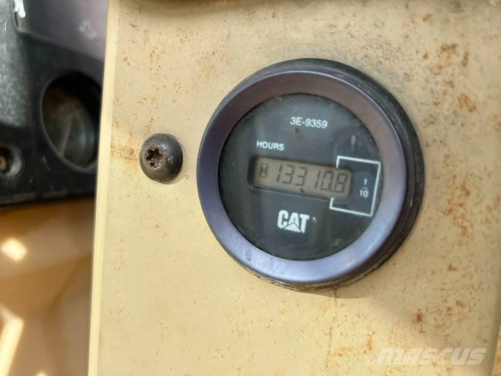 CAT 140H Greiderid