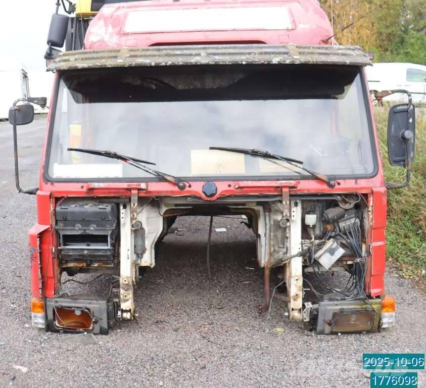 Scania P 82 M Kabiinid