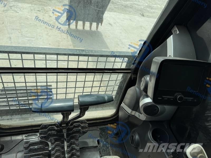 Hyundai 225 LC-9S Roomikekskavaatorid