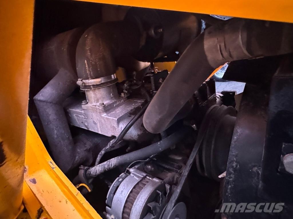 JCB 2 CX Airmaster Rataslaadurid